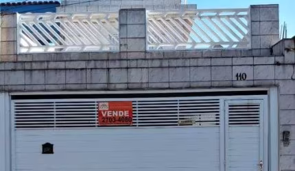 Sobrado para venda com 200 metros quadrados com 4 dormitórios.