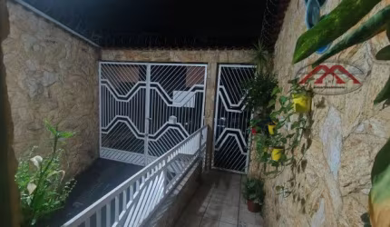 Sobrado para venda possui 230 metros quadrados com 3 quartos em Jardim Marília - São Paulo - SP