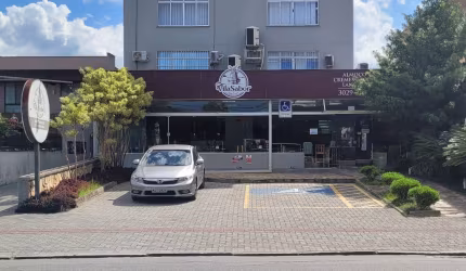 Sala 80m2 entre as ruas João Colin e e Blumenau no América