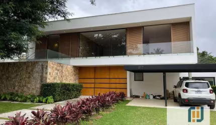 Casa luxuosa e moderna à venda no Condomínio Alpha Conde