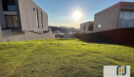 Lote declive à venda no Gênesis II - 490 m² - Alphaville