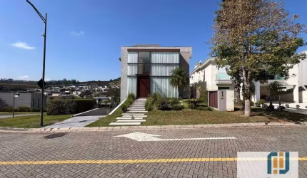 Casa de esquina, totalmente mobiliada, com vista para a Reserva no Residencial Tamboré 11
