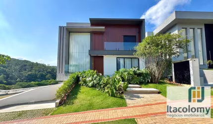 Casa mobiliada à venda no Residencial Itahyê, Tamboré