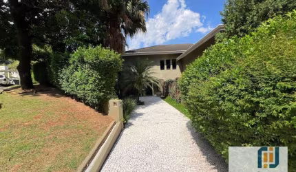 Casa à venda no Tamboré 01