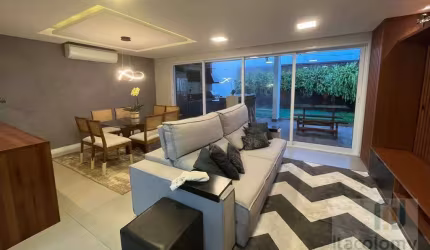 Casa com 3 dormitórios à venda, 180 m² por R$ 1.930.000 - Tamboré 04 - Santana de Parnaíba/SP