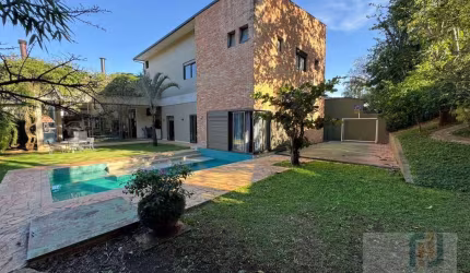 Casa maravilhosa reformada à venda no Alphaville 01