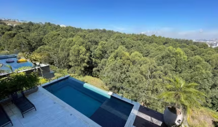 Casa linda à venda no Tamboré 10 com vista deslumbrante - estuda permuta