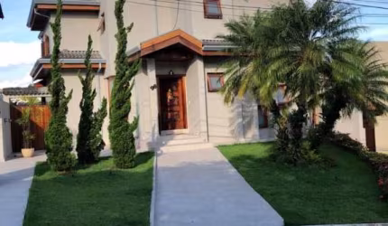 Casa belíssima à venda no Residencial Alphaville 11