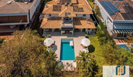 Casa estilo mediterrâneo totalmente reformada e estuda proposta mobiliada - Alphaville Conde