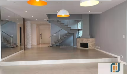 Casa belíssima à venda no Residencial Alphaville 11