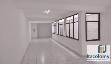 Lindo prédio comercial de 3 andares para locação em Santa Cecília