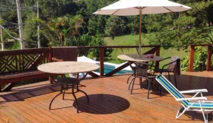 Casa linda à venda no Refúgio dos Pinheiros
