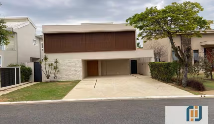 Casa belíssima à venda no Residencial Alphaville Zero