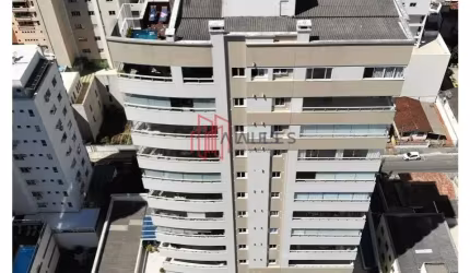 ALUGA SE ANUAL BELISSIMO E ESPACOSO AP PROXIMO A RODA GIGANTE EM BALNEARIO CAMBORIU SC