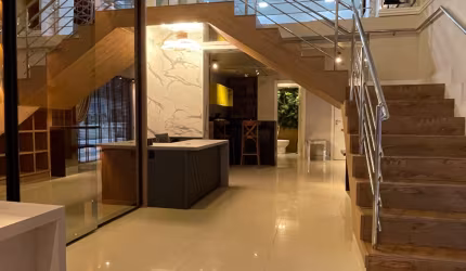 Linda Sala Comercial Mobiliada