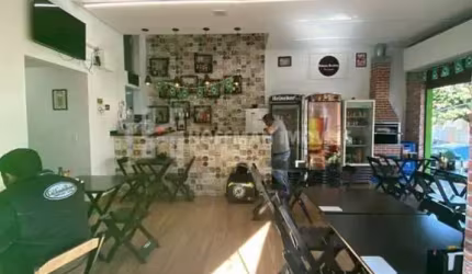 Casa e salão comercial à venda no Bairro Barcelona