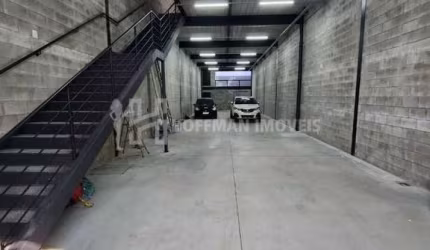 Galpão industrial e comercial