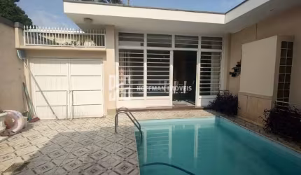 Casa térrea com 04 dormitórios, 01 suite, piscina , quintal e 04 vagas à venda na Barcelona - SCS