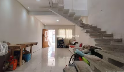 Sobrado com 3 Quartos, 3 Suítes, 4 Vagas à venda - Olímpico