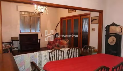 Casa com 3 Quartos, 2 Banheiros, 3 Vagas à venda - Santo Antônio