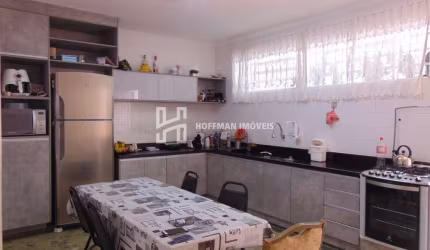 ÓTIMA CASA TERREA BEM LOCALIZADA