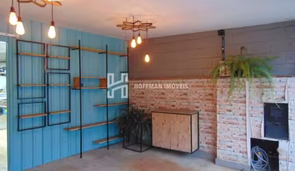Casa residencial com 2 dormitórios e possibilidade de comércio