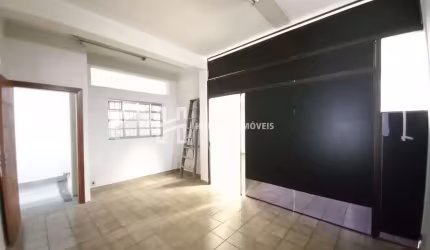 SOBRADO BEM LOCALIZADO