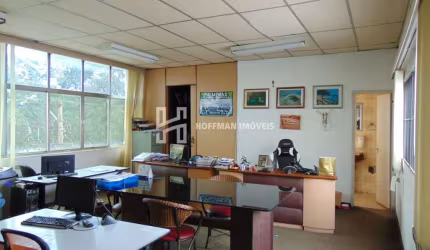 LINDO SALÃO NO BAIRRO SANTA PAULA COM 900M²