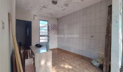Casa térrea com 02 dormitórios e 01 vaga no Bairro Olímpico em São Caetano do Sul