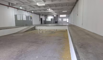 Salão comercial/industrial, bairro Santo Antoniocom trifasico, porta
