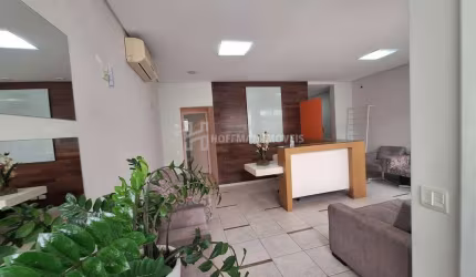 Prédio comercial ao lado do H. Maria Braido