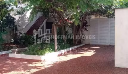 Casa no Bairro Santa Paula com Edícula e 4 Vagas de Garagem