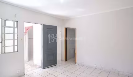 Casa térrea com 02 dormitórios, 02 Vagas à Venda no bairro Nova Gerty - São Caetano do Sul - SP