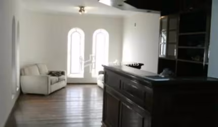 Casa para alugar com 495m² 3 quartos e 5 vagas de garagem no bairro Osvaldo Cruz.