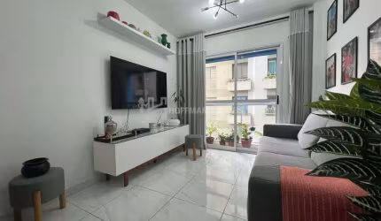 Apartamento à venda com 02 dormitórios, 01 suíte e 01 vaga de garagem no Bairro Santo Antônio