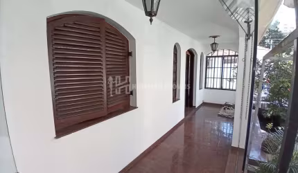 Casa espaçosa de esquina para locação ? 250m² ?Comercial ou Residencial em São Caetano do Sul