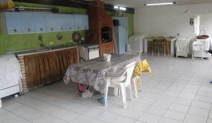 Casa Térrea com 250m² de terreno, 2 dormitórios, sendo 1 suíte, e 5 vagas no Parque Marajoara