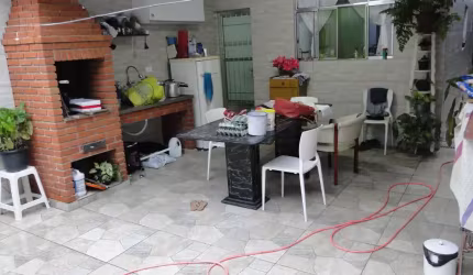 Sobrado à Venda com 3 quartos e 3 WC's em Cidade São Jorge, Santo André, SP