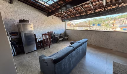 Sobrado à Venda com 4 Quartos e 4 WC's no Condomínio Maracanã, Santo André, SP