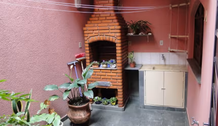 Sobrado à Venda com 3 Quartos e 4 WC's no Parque Marajoara, Santo André, SP