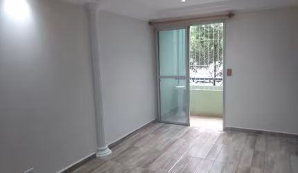 Apartamento à Venda com 2 Quartos e WC no Parque São Vicente, Mauá, SP