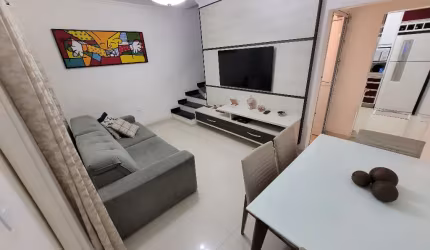Sobrado à Venda com 2 Quartos e WC no Parque Marajoara, Santo André, SP