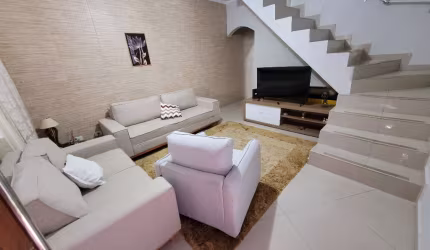 Sobrado à Venda com 3 Quartos e 2 WC's no Parque Marajoara