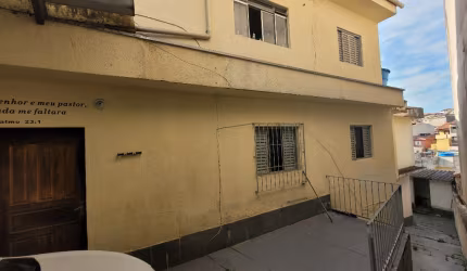 Sobrado à Venda dividido em 2 casas no Jardim Marek, Santo André, SP