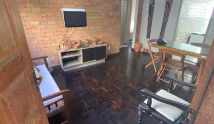 Alugo Apto Mobiliado com 2 quartos sendo 1 suíte ! Sala para 2 ambientes ! Todo decorado ! 1 vaga de Garagem. R$1.600,00.  Agende uma visita 81.99990-8717 WhatsApp GLEICIANE RAMALHO CRECI 14334.