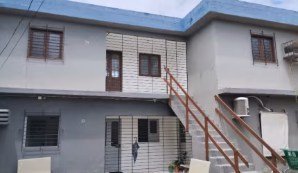 ALUGO CASA PRIMEIRO ANDAR EM CANDEIAS, 2 QUARTOS GRANDES, SALA, COZINHA, ÁREA DE SERVIÇO E TERRAÇO. AGENDE UMA VISITA 81.99990-8717.