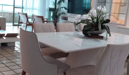 Alugo Apto no Edf. Castelinho - Mobiliado.  Av. Beira Mar de Boa viagem, andar alto, sala para 3 ambientes, varanda, 1 lavabo, 4 suítes todos com splits, rack, cortina, cama,  Dependência completa/coz