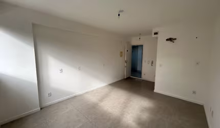 Excelente sala comercial na Freguesia