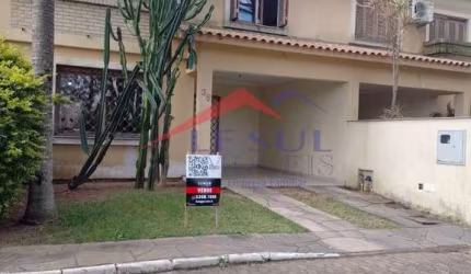 Casa com 3 quartos à venda na Avenida da Serraria, 2222, Espírito Santo, Porto Alegre por R$ 430.000