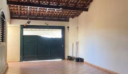 Casa com 3 dormitórios à venda, 190 m² por R$ 350.000,00 - América - Barretos/SP